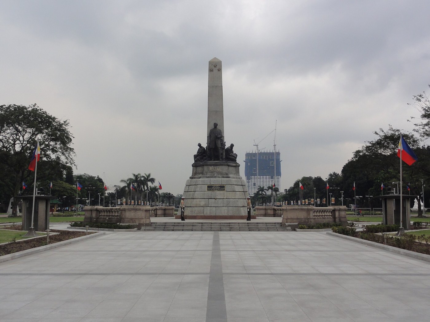 The Rizal Monument and honour guard at Luneta, Manila